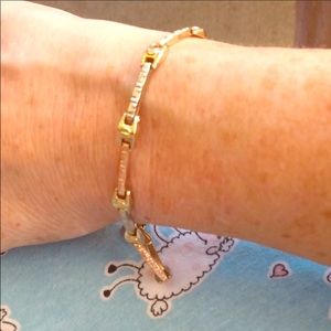 10 KT Multi color Gold Bracelet.